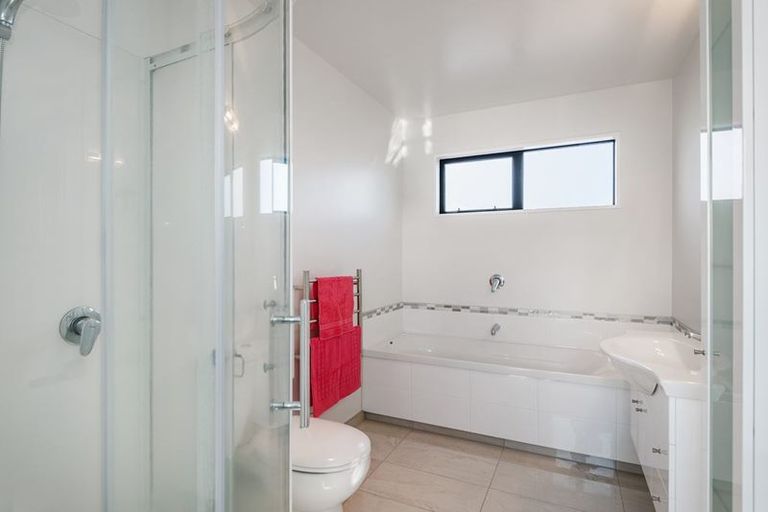 Photo of property in 19 Tangy Loch Lane, Broomfield, Christchurch, 8042