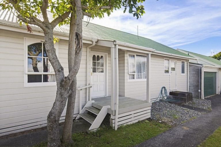 Photo of property in 90 Eatwell Avenue, Paraparaumu Beach, Paraparaumu, 5032