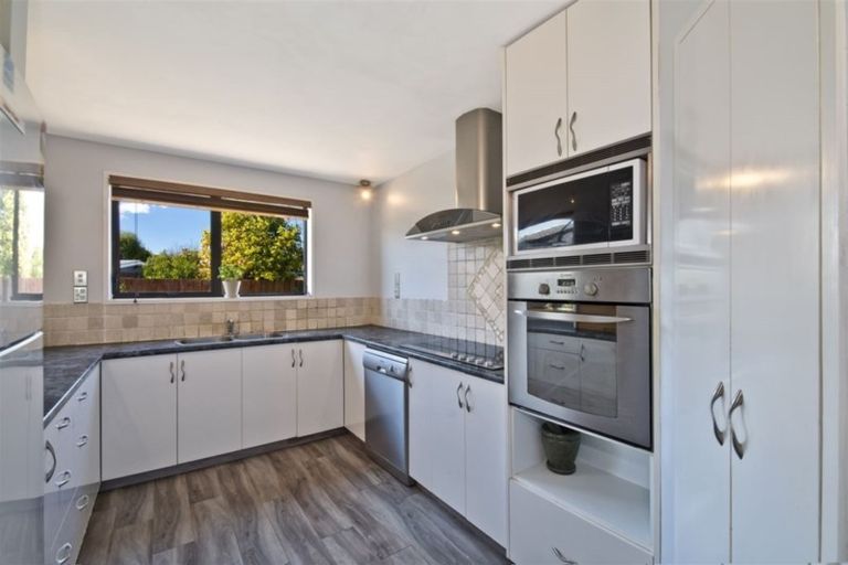 Photo of property in 20 Karnak Crescent, Russley, Christchurch, 8042