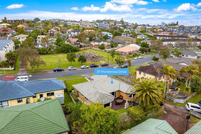 Photo of property in 27 Ponderosa Drive, Oteha, Auckland, 0632