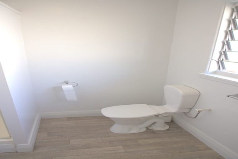 Photo of property in 4/7a Curletts Road, Sockburn, Christchurch, 8042