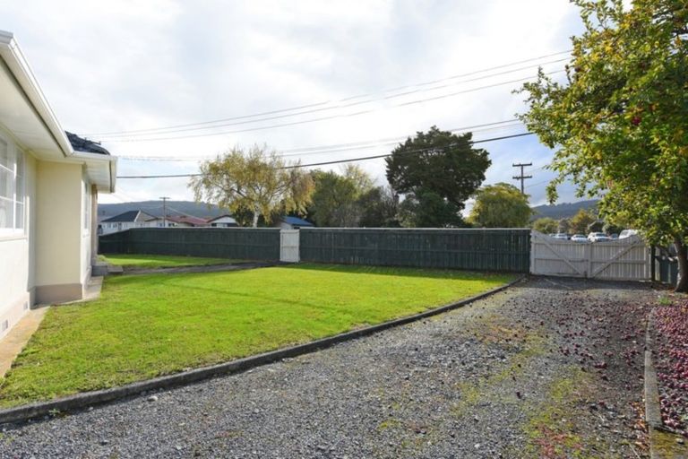 Photo of property in 27 Maclean Street, Wallaceville, Upper Hutt, 5018
