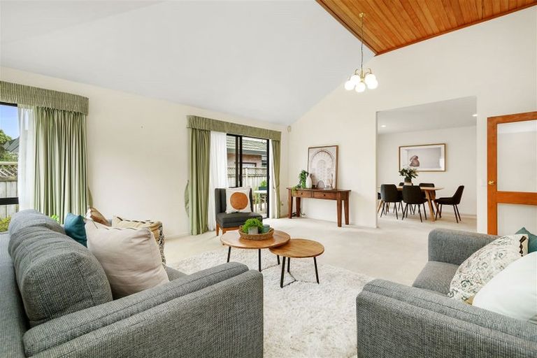 Photo of property in 147 Westchester Drive, Churton Park, Wellington, 6037