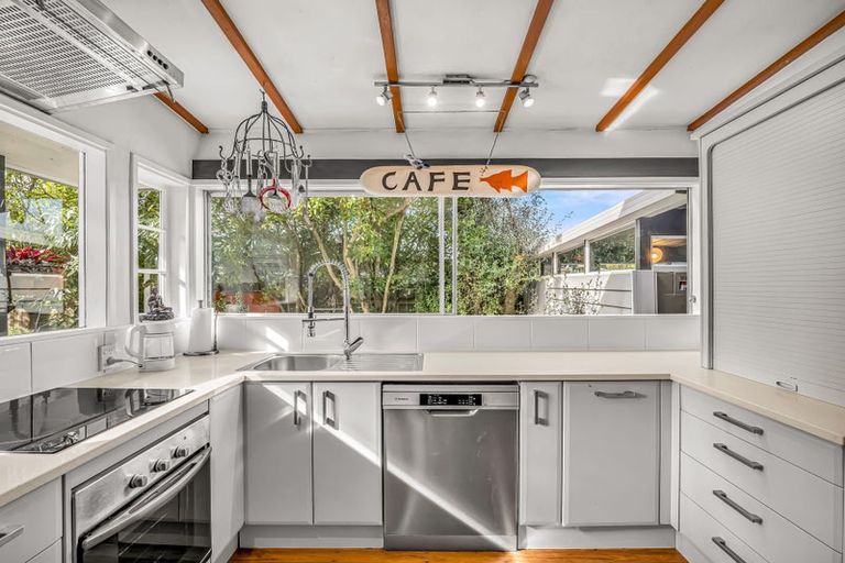 Photo of property in 105a Pahiatua Street, Hokowhitu, Palmerston North, 4410