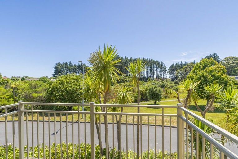 Photo of property in 8 Springhaven Lane, Paraparaumu, 5032