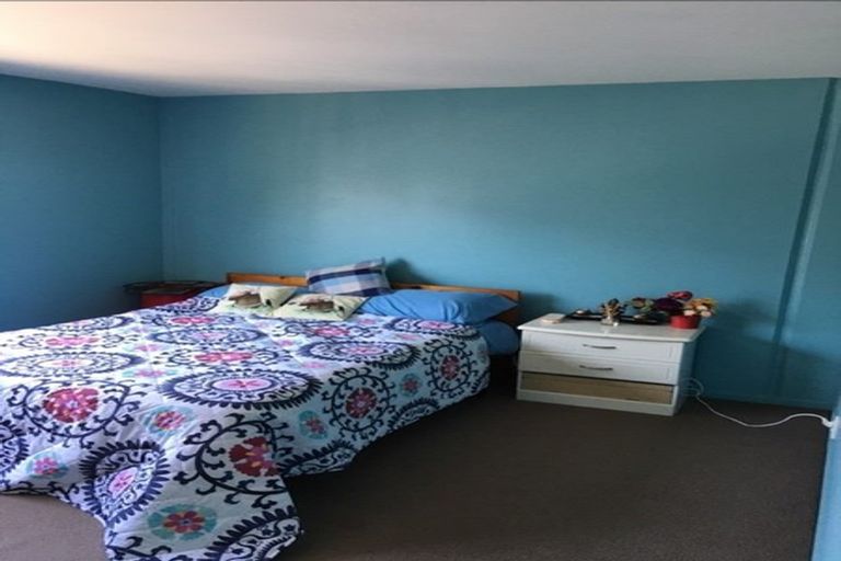 Photo of property in Krisley Court, 1/6 Ambrico Place, New Lynn, Auckland, 0600