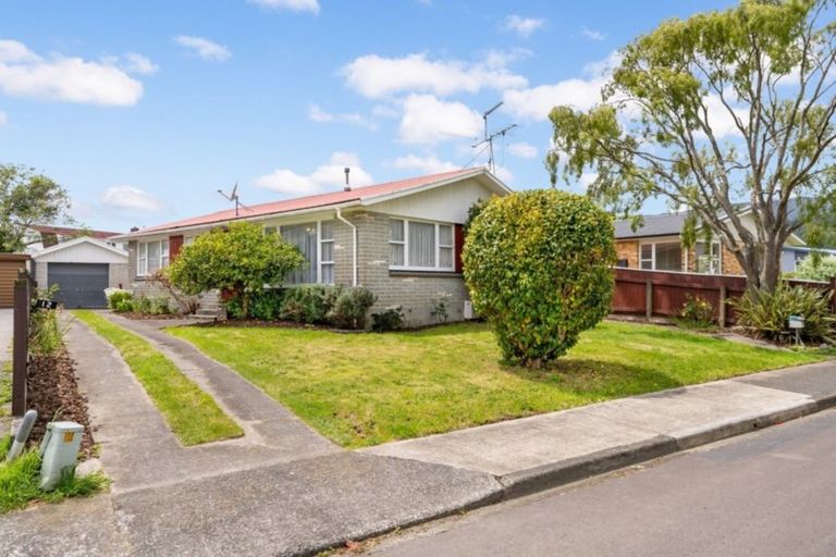 Photo of property in 12 Snell Grove, Clouston Park, Upper Hutt, 5018