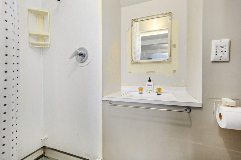 Photo of property in 16 Mascot Street, Tawa, Wellington, 5028