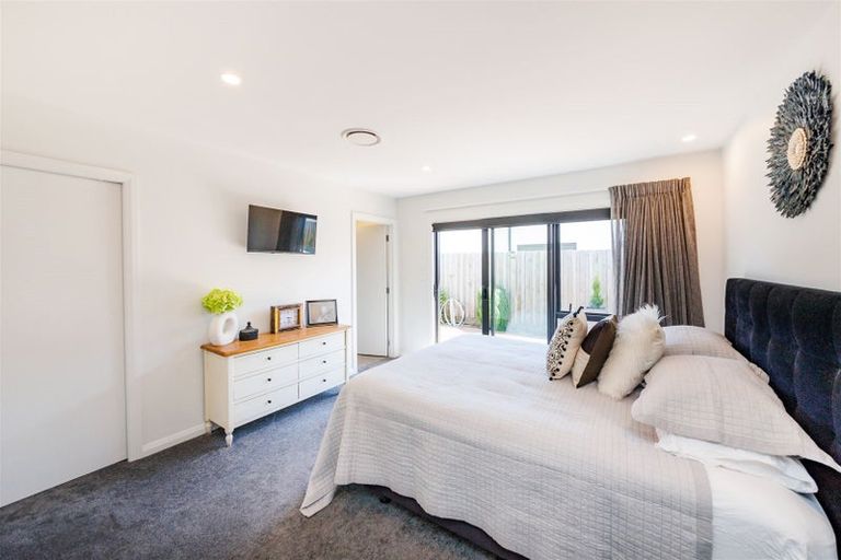 Photo of property in 36 Freedom Drive, Kelvin Grove, Palmerston North, 4414