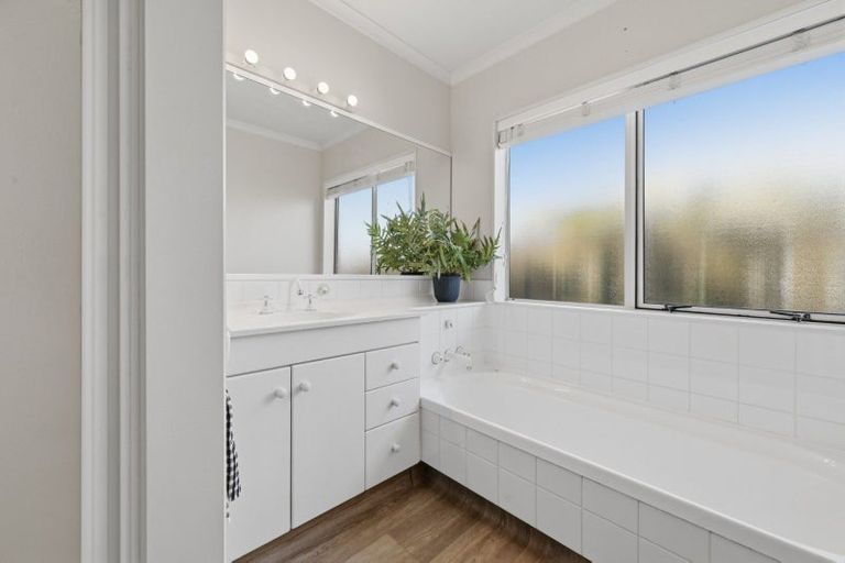 Photo of property in 18 Lasiandra Place, Mount Maunganui, 3116
