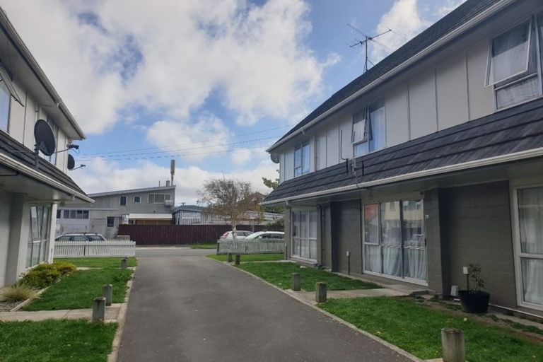 Photo of property in 6d Flock Grove, Fairfield, Lower Hutt, 5011