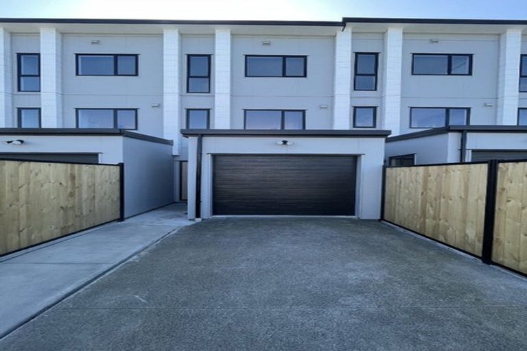 Photo of property in 5 Mataitai Road, Hobsonville, Auckland, 0618