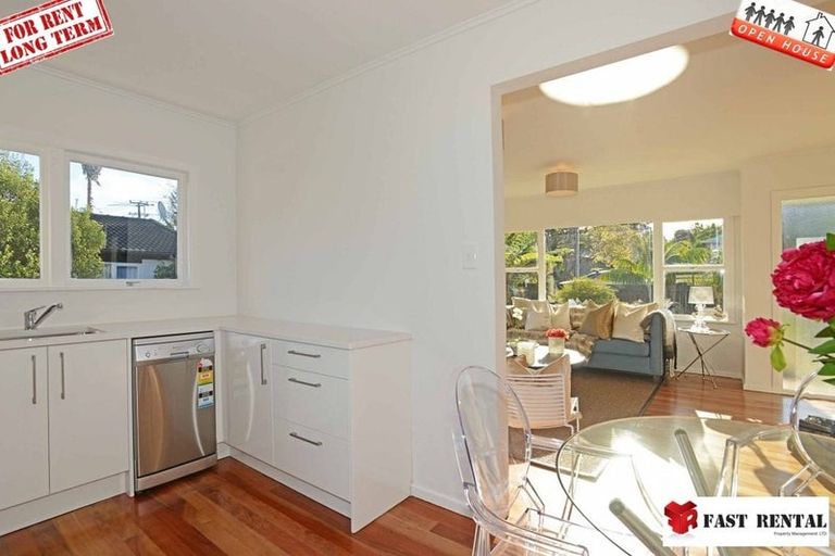 Photo of property in 1/26 Wolsley Avenue, Milford, Auckland, 0620