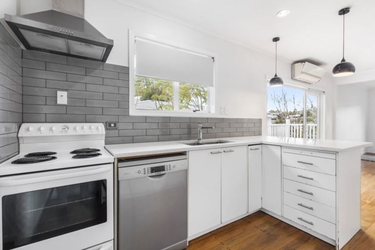 Photo of property in 2/710 Beach Road, Browns Bay, Auckland, 0630