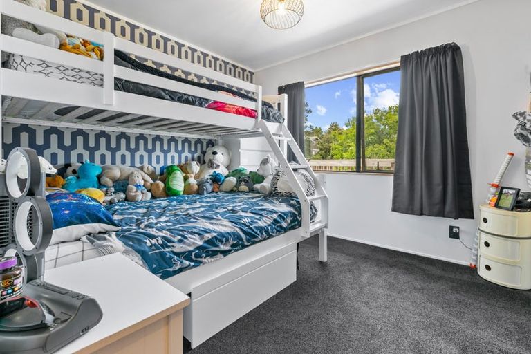 Photo of property in 2a Parklands Avenue, Swanson, Auckland, 0612