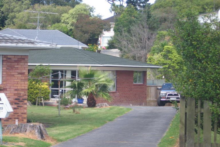 Photo of property in 1/19 Bentley Avenue, Glenfield, Auckland, 0629