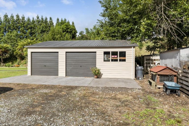 Photo of property in 1096 Egmont Road, Egmont Village, New Plymouth, 4372