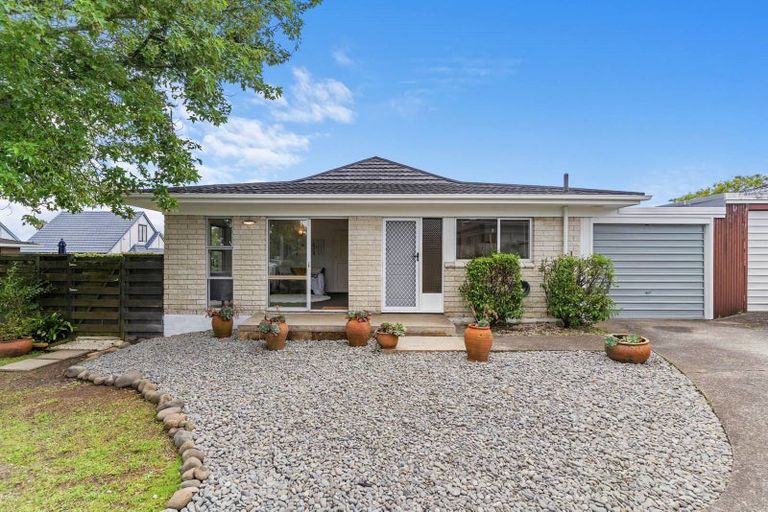 Photo of property in 1/9 Bungalore Place, Half Moon Bay, Auckland, 2012