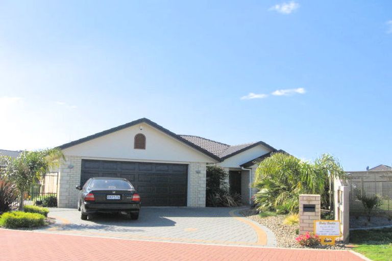 Photo of property in 14 Oreti Crescent, Papamoa Beach, Papamoa, 3118