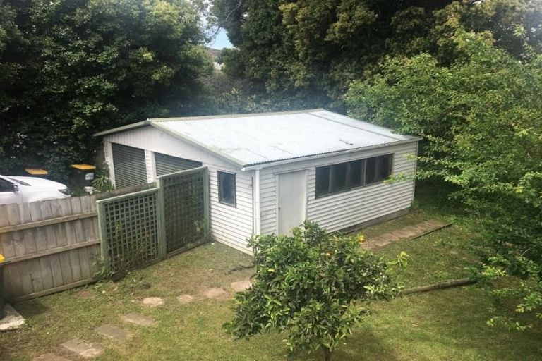 Photo of property in 34 Kelman Road, Kelston, Auckland, 0602
