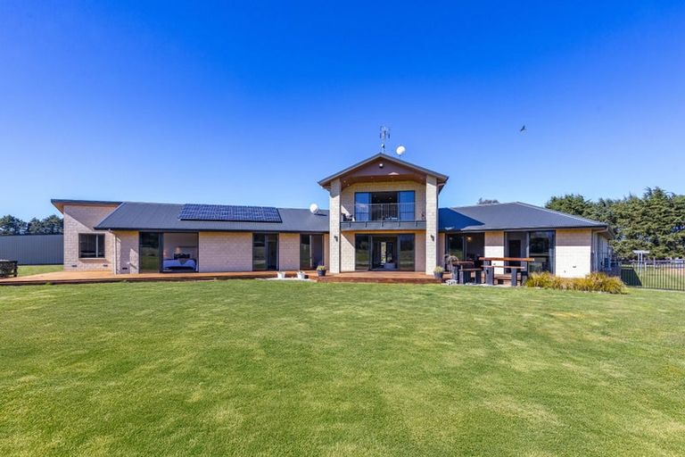 Photo of property in 120 Glews Road, Cust, Rangiora, 7471