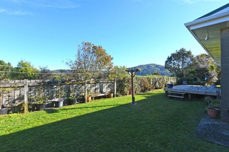 Photo of property in 22 Wilson Grove, Normandale, Lower Hutt, 5010