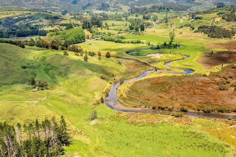 Photo of property in 15 Karuhiruhi Road, Oue, Kaikohe, 0473