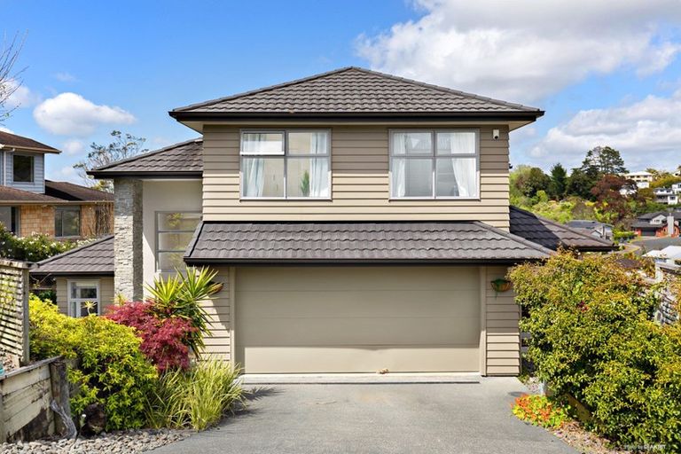 Photo of property in 41 Namsan Close, Fairview Heights, Auckland, 0632
