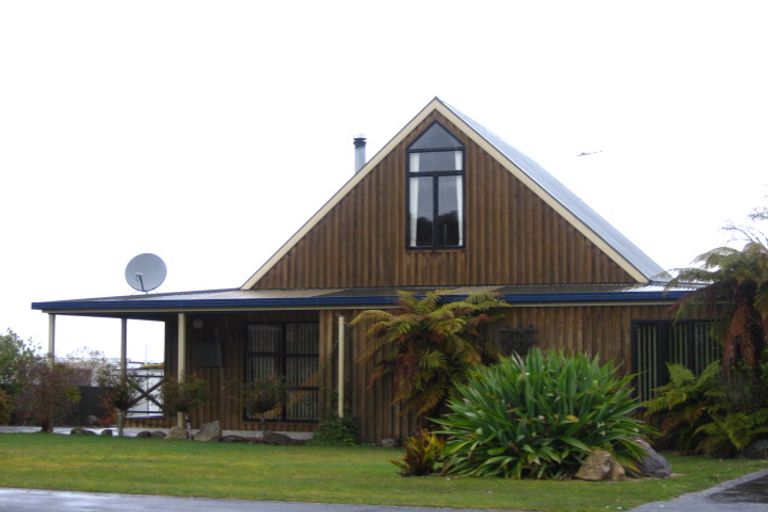 Photo of property in 41 Ahau Street, Moana, 7872