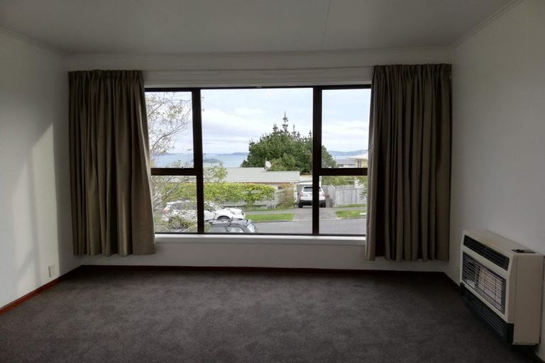 Photo of property in 17 Cypress Drive, Maungaraki, Lower Hutt, 5010