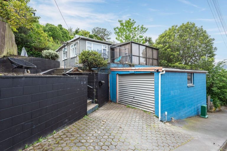 Photo of property in 22 Hawkhurst Road, Lyttelton, 8082
