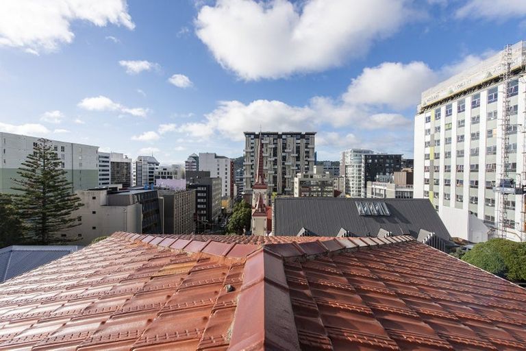 Photo of property in 3/2 Macdonald Crescent, Te Aro, Wellington, 6011