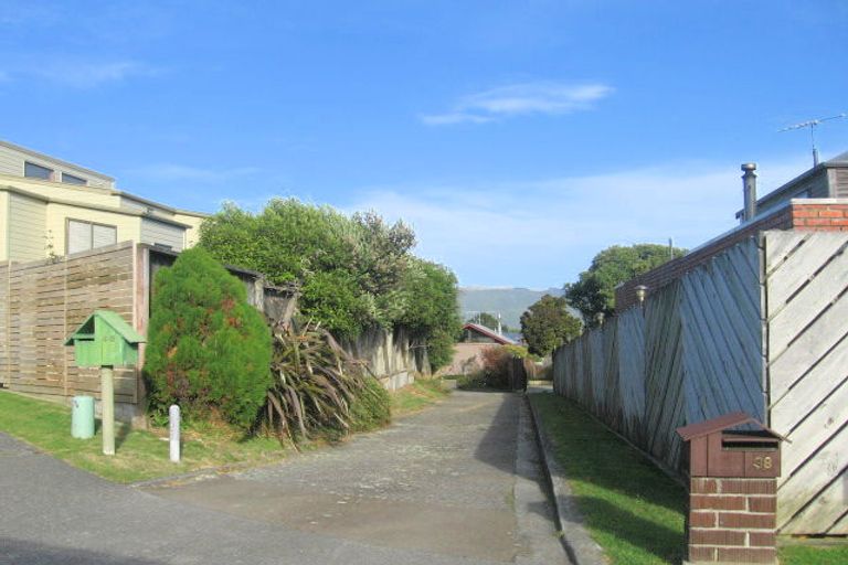 Photo of property in 38 Kinloch Place, Papakowhai, Porirua, 5024