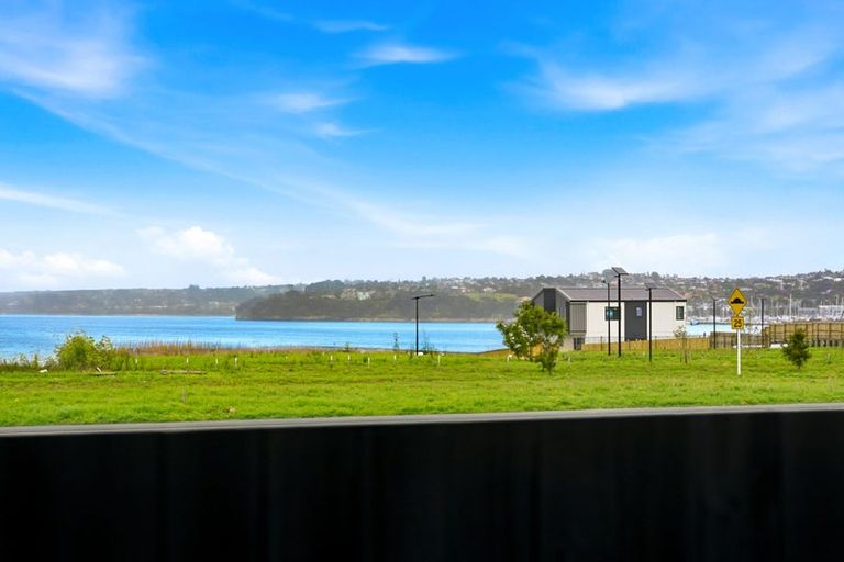 Photo of property in 6 Sails Road, Hobsonville, 0616