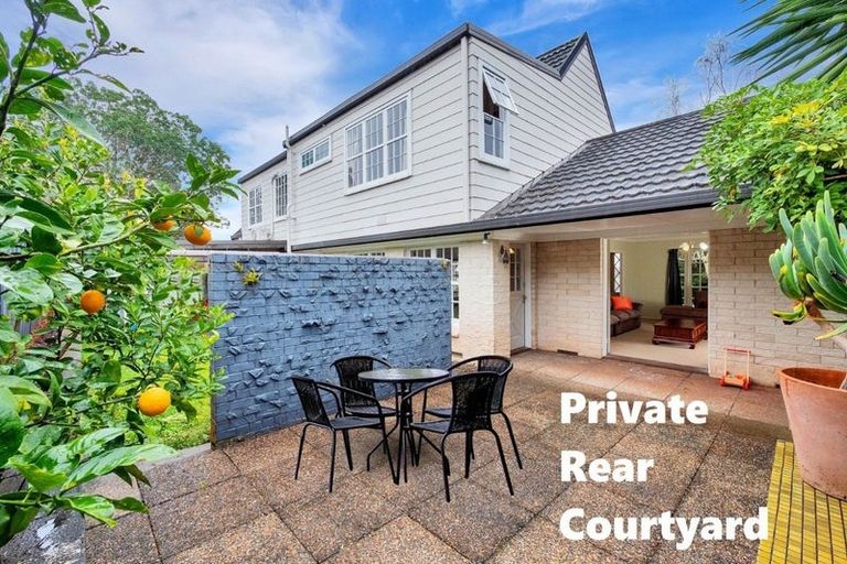 Photo of property in 2 Barberton Terrace, Red Hill, Papakura, 2110
