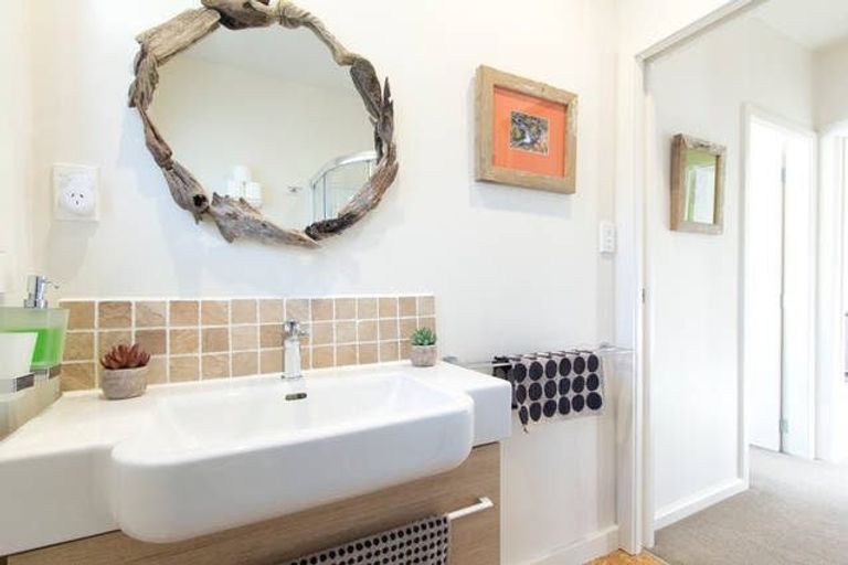 Photo of property in 8 Ocean View Terrace, Sumner, Christchurch, 8081