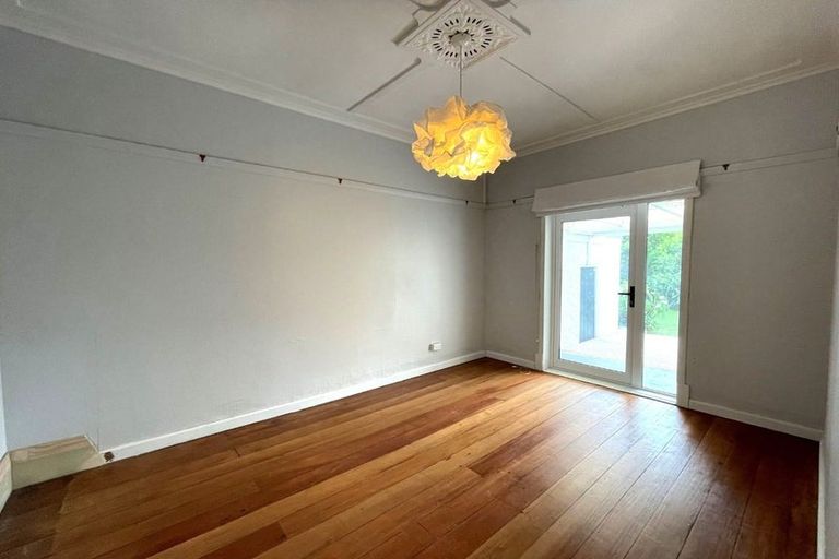 Photo of property in 57 Fitzroy Road, Fitzroy, New Plymouth, 4312