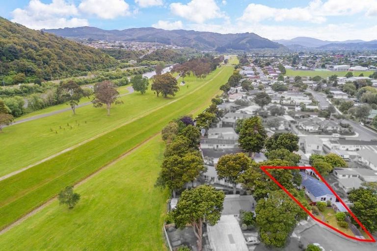 Photo of property in 6 Moehau Grove, Trentham, Upper Hutt, 5018