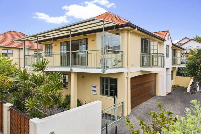 Photo of property in 24 Parkwood Crescent, Gulf Harbour, Whangaparaoa, 0930