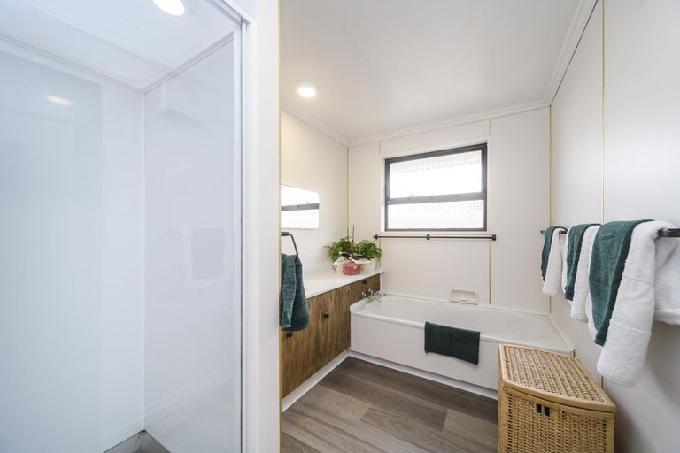 Photo of property in 40 Suzanne Grove, Kelvin Grove, Palmerston North, 4414