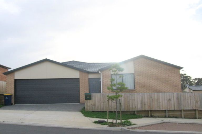 Photo of property in 52 Woodbank Drive, Glen Eden, Auckland, 0602