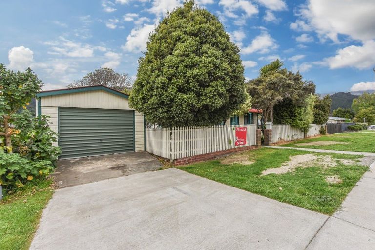 Photo of property in 24 Devon Street, Picton, 7220