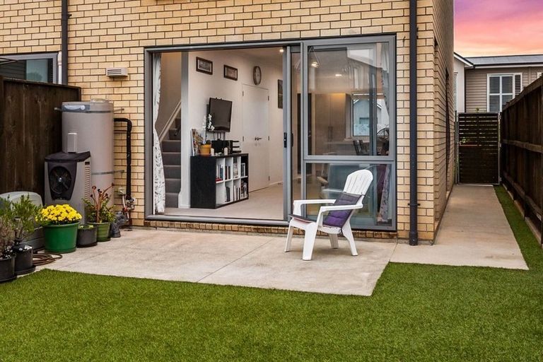 Photo of property in 12 Shelduck Way, Hobsonville, Auckland, 0616