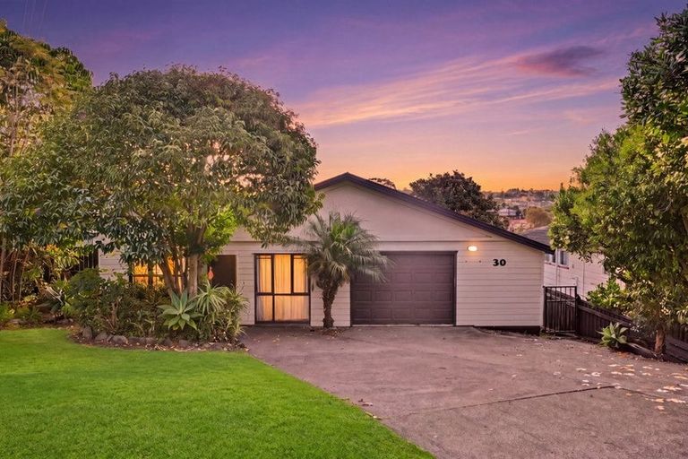 Photo of property in 30 Arlette Place, Massey, Auckland, 0614