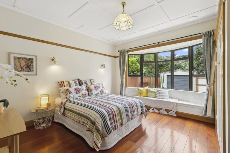 Photo of property in 25 Happy Valley Road, Owhiro Bay, Wellington, 6023