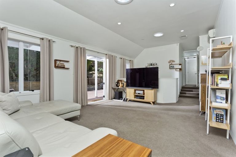Photo of property in 7e Fernwood Grove, Bayview, Auckland, 0629