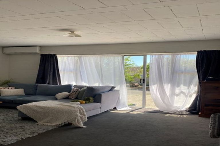 Photo of property in 40 West Coast Road, Glen Eden, Auckland, 0602