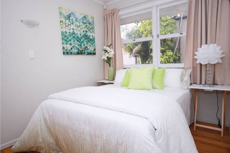 Photo of property in 1/2 Saltburn Road, Milford, Auckland, 0620