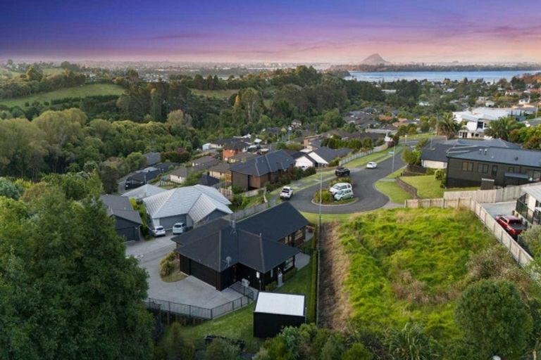 Photo of property in 27 Greenvale Place, Welcome Bay, Tauranga, 3112
