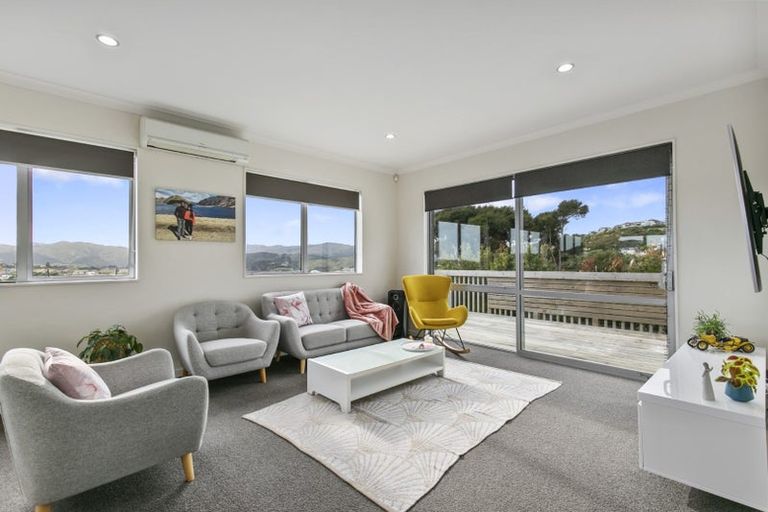 Photo of property in 6 Polestar Lane, Whitby, Porirua, 5024